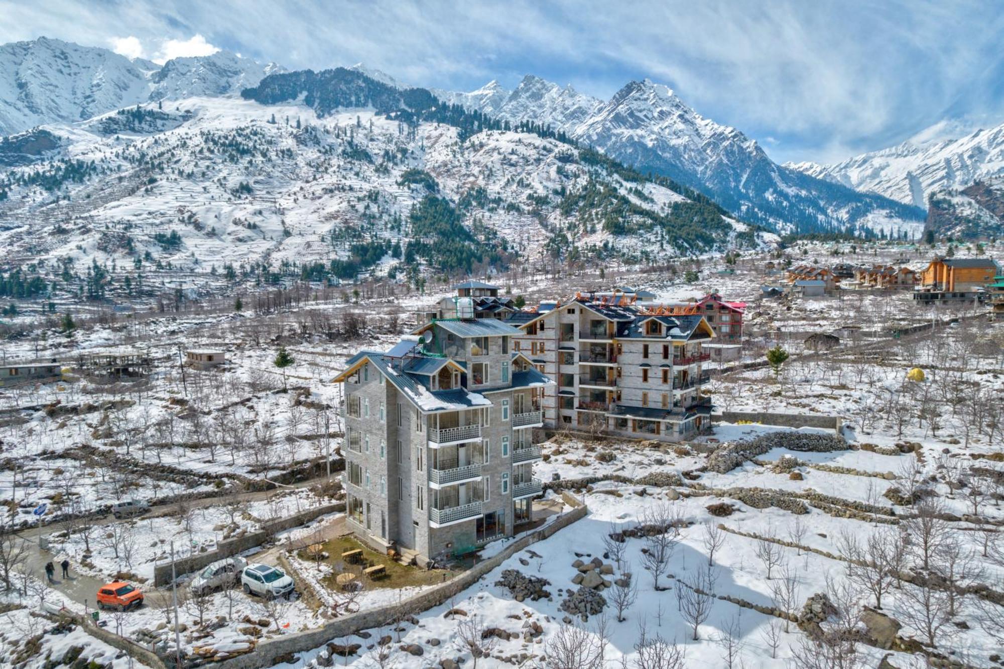 מנאלי La Aero Resort Home In Snow Mountains מראה חיצוני תמונה